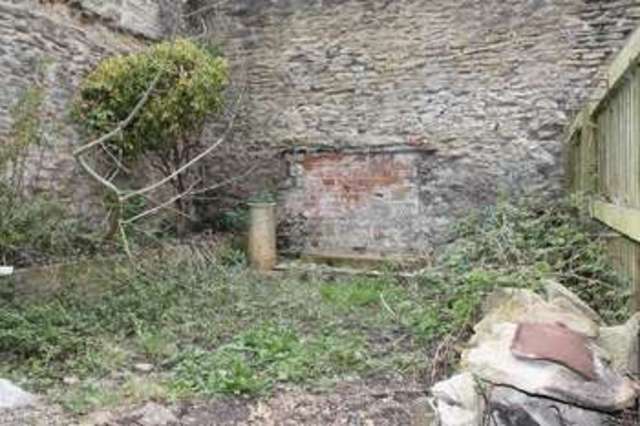  Image of 3 bedroom Terraced house for sale in Butts Hill Frome BA11 at Butts Hill  Frome, BA11 1HU