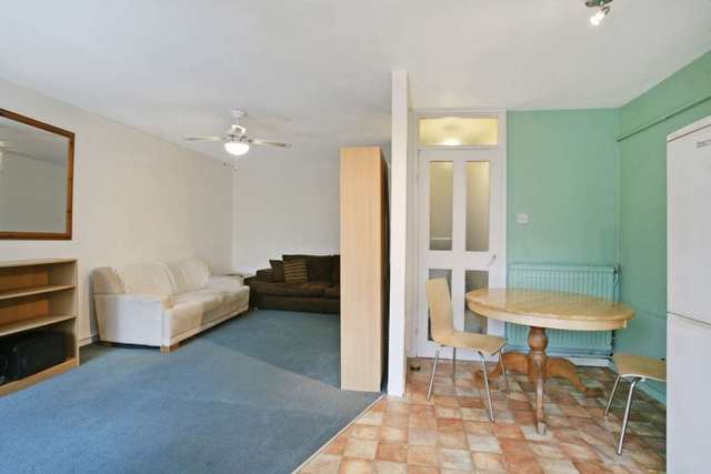  Image of 2 bedroom Maisonette for sale in Caldy Walk London N1 at Caldy Walk Islington London, N1 2QR