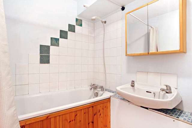  Image of 2 bedroom Maisonette for sale in Caldy Walk London N1 at Caldy Walk Islington London, N1 2QR
