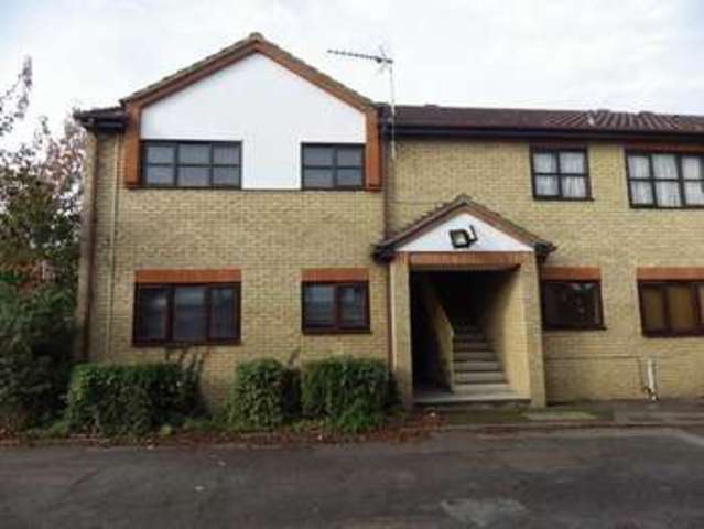  Image of 1 bedroom Flat to rent in Cambridge Street St. Neots PE19 at Cambridge Street  St Neots, PE19 1RN