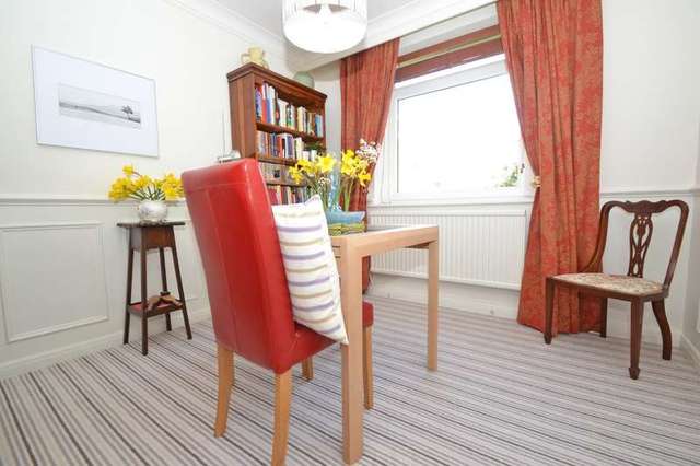  Image of 2 bedroom Flat for sale in Western Road Canford Cliffs Poole BH13 at 5 Western Road Canford Cliffs Poole, BH13 7BD