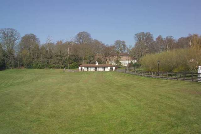  Image of 5 bedroom Detached house for sale in Arrowsmith Road Wimborne BH21 at Arrowsmith Road  Wimborne, BH21 3BD
