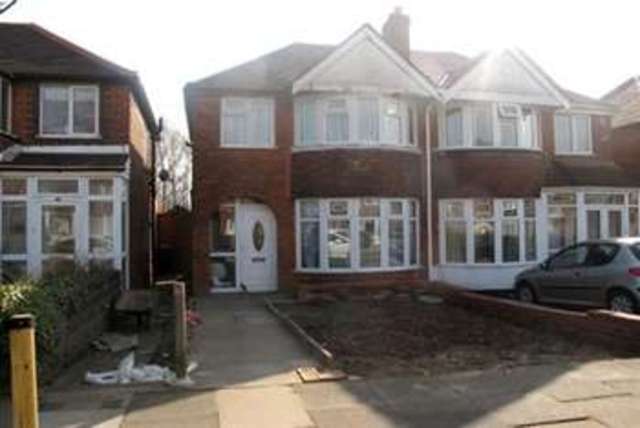  Image of 3 bedroom Semi-Detached house to rent in Cardington Avenue Great Barr Birmingham B42 at Birmingham, B42 2PA