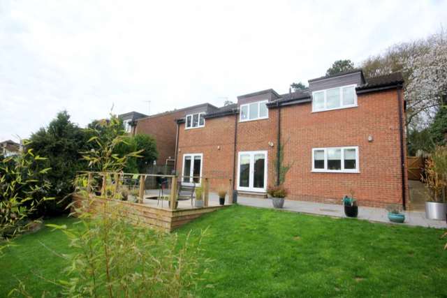  Image of 5 bedroom Detached house for sale in Cardy Road Hemel Hempstead HP1 at Cardy Road Boxmoor Hemel Hempstead, HP1 1SQ