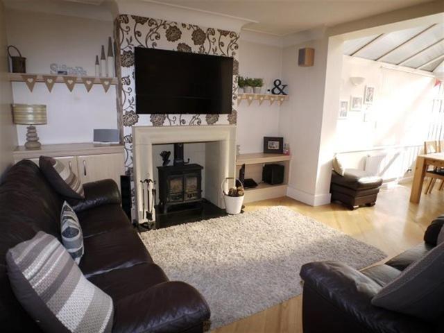  Image of 3 bedroom Semi-Detached house for sale in Carlton Rise Pudsey LS28 at Pudsey  Pudsey, LS28 7LS