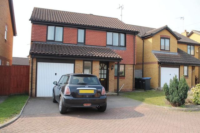  Image of 4 bedroom Detached house for sale in Carnegie Close Enfield EN3 at Carnegie Close  Enfield, EN3 6XX