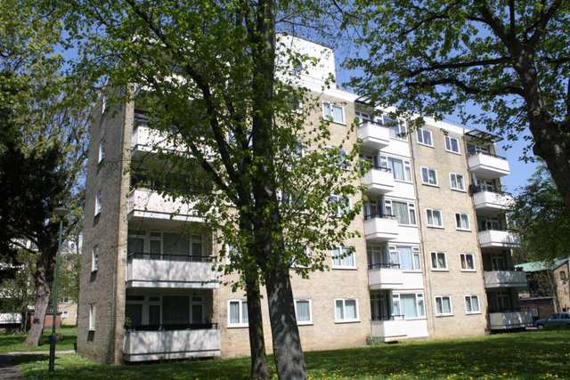  Image of 2 bedroom Flat to rent in Catherall Road London N5 at Catherall Road Highbury London, N5 2LD