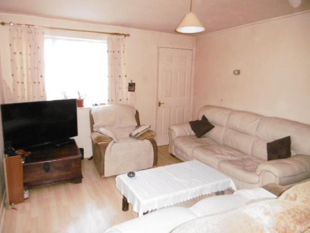  Image of 1 bedroom Flat for sale in Cemetery Road Houghton Regis Dunstable LU5 at Cemetery Road Houghton Regis DUNSTABLE, LU5 5DE