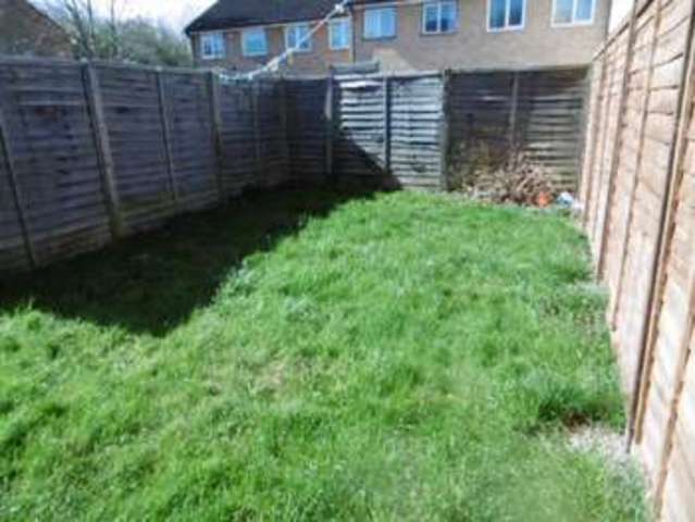  Image of 1 bedroom Flat for sale in Cemetery Road Houghton Regis Dunstable LU5 at Cemetery Road Houghton Regis DUNSTABLE, LU5 5DE