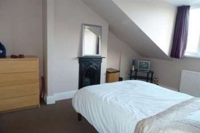  Image of 5 bedroom Terraced house for sale in Elmsleigh Road Paignton TQ4 at Elmsleigh Road  Paignton, TQ4 5AU