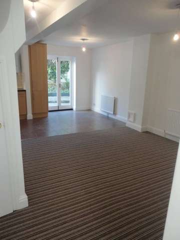  Image of 4 bedroom Town House to rent in Charter Place Worcester WR1 at Worcester Worcestershire Worcester, WR1 3BX