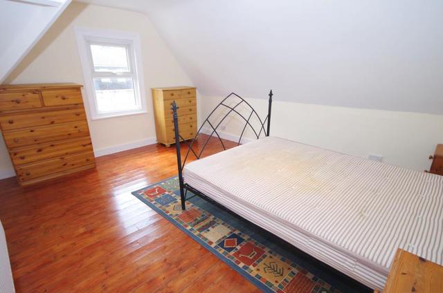  Image of 2 bedroom Flat to rent in Chase Green Avenue Enfield EN2 at Enfield, EN2 8EB