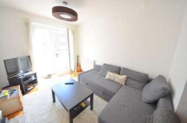  Image of 2 bedroom Apartment to rent in Roman Road London E2 at Roman Road  Bethnal Green, E2 0SA