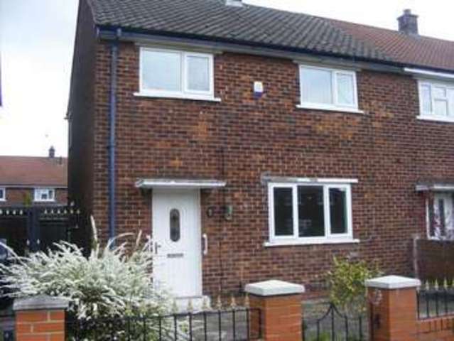  Image of 3 bedroom Terraced house to rent in Chatley Road Eccles Manchester M30 at Chatley Road Eccles Eccles, M30 7PD