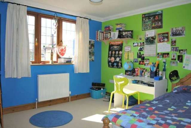  Image of 4 bedroom Detached house for sale in Clares Green Road Spencers Wood Reading RG7 at Clares Green Road  Reading, RG7 1DU