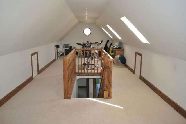  Image of 4 bedroom Detached house for sale in Clares Green Road Spencers Wood Reading RG7 at Clares Green Road  Reading, RG7 1DU