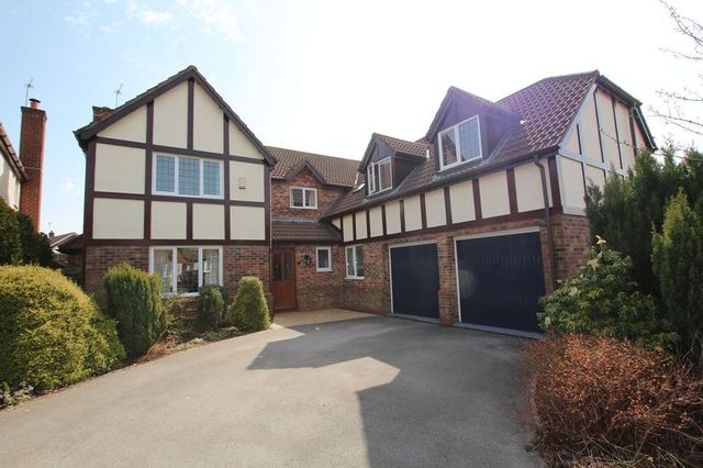  Image of 5 bedroom Property for sale in Claymere Avenue Rochdale OL11 at Claymere Avenue Norden Rochdale, OL11 5WB