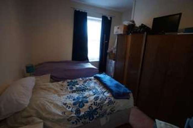  Image of 3 bedroom Flat for sale in Clevedon Road Weston-super-Mare BS23 at Clevedon Road  Weston-Super-Mare, BS23 1DE