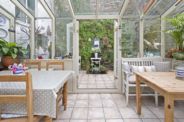  Image of 5 bedroom Town House for sale in Collaford Lane Dartmouth TQ6 at Dartmouth Devon Dartmouth, TQ6 9DJ