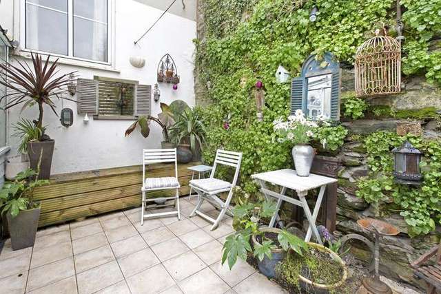  Image of 5 bedroom Town House for sale in Collaford Lane Dartmouth TQ6 at Dartmouth Devon Dartmouth, TQ6 9DJ