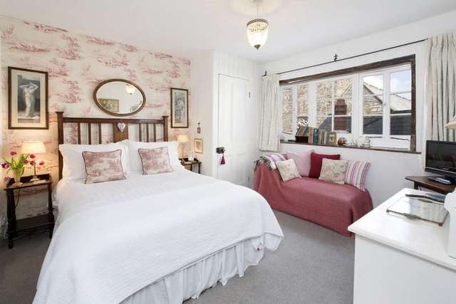  Image of 5 bedroom Town House for sale in Collaford Lane Dartmouth TQ6 at Dartmouth Devon Dartmouth, TQ6 9DJ