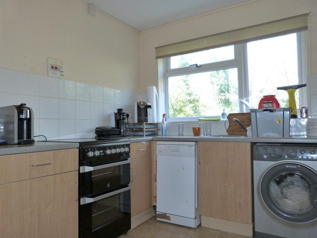  Image of 2 bedroom Detached house to rent in Cranbourne Lane Basingstoke RG21 at Cranbourne Lane  Basingstoke, RG21 3NW