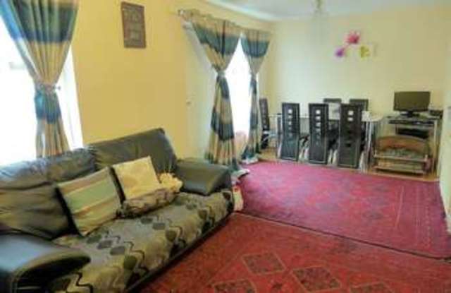  Image of 2 bedroom Terraced house for sale in Crescent Road Manchester M8 at Crescent Road  Crumpsall, M8 5UY