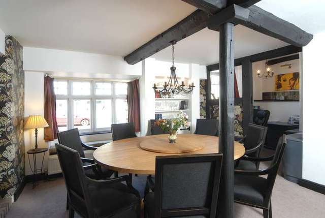  Image of 6 bedroom Cottage for sale in High Street Cricklade Swindon SN6 at Cricklade Wiltshire, SN6 6DF