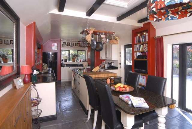  Image of 6 bedroom Cottage for sale in High Street Cricklade Swindon SN6 at Cricklade Wiltshire, SN6 6DF