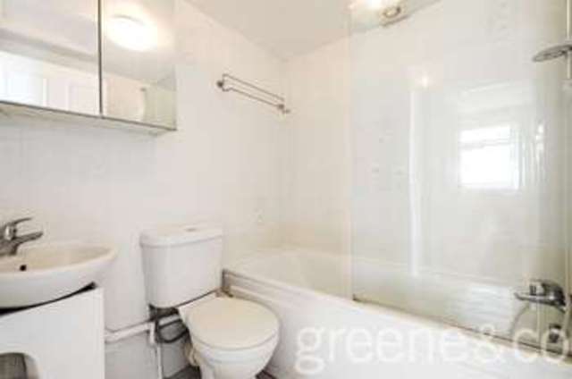  Image of 3 bedroom Flat for sale in Cricklewood Lane London NW2 at Cricklewood London Fortune Green, NW2 2PU