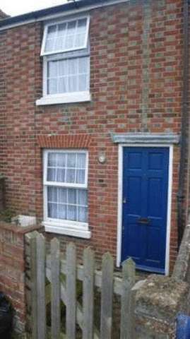  Image of 2 bedroom Cottage to rent in Cross Lane Newport PO30 at Cross Lane  Newport, PO30 2JW