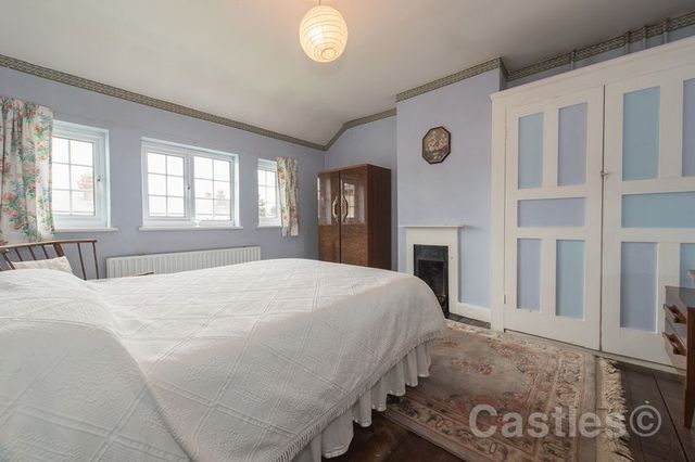  Image of 3 bedroom Terraced house for sale in Croxford Gardens London N22 at Croxford Gardens Wood Green London, N22 5QU