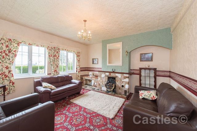  Image of 3 bedroom Terraced house for sale in Croxford Gardens London N22 at Croxford Gardens Wood Green London, N22 5QU
