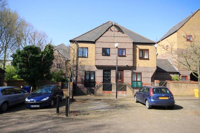  Image of 2 bedroom Detached house to rent in Cunard Walk London SE16 at Surrey Quays, SE16 7RH