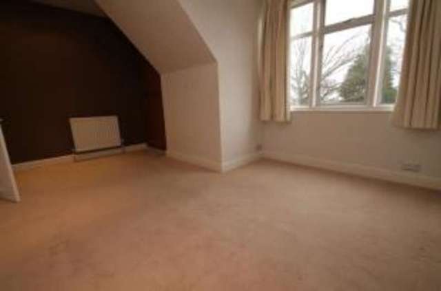  Image of 2 bedroom Flat for sale in Lovibonds Avenue Farnborough Orpington BR6 at Lovibonds Avenue Orpington Locksbottom, BR6 8EL