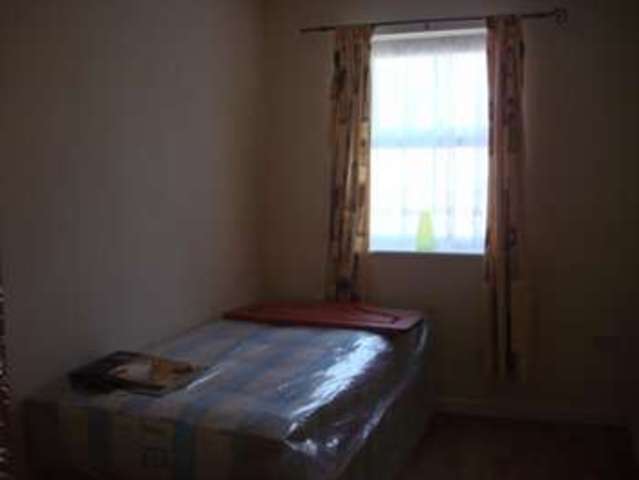  Image of 2 bedroom Terraced house to rent in Piper Way Ilford IG1 at Piper Way  Ilford, IG1 4DE
