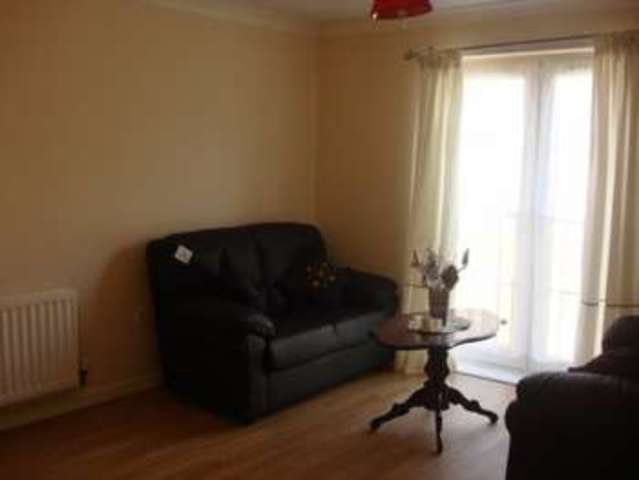  Image of 2 bedroom Terraced house to rent in Piper Way Ilford IG1 at Piper Way  Ilford, IG1 4DE