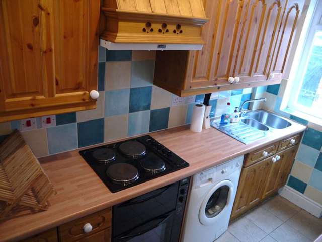  Image of 1 bedroom House Share to rent in Deyne Avenue Manchester M14 at Deyne Avenue Rusholme Manchester, M14 5SY