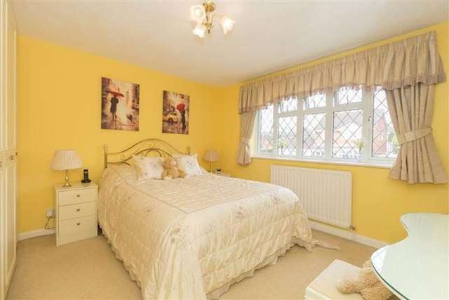  Image of 4 bedroom Detached house for sale in Didcot Close Hunt End Redditch B97 at Didcot Close  Redditch, B97 5UP