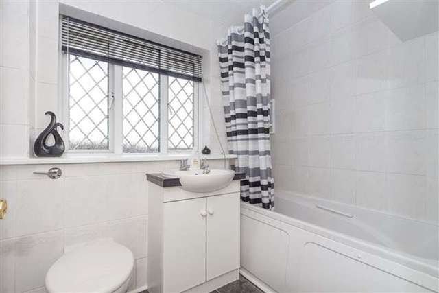  Image of 4 bedroom Detached house for sale in Didcot Close Hunt End Redditch B97 at Didcot Close  Redditch, B97 5UP