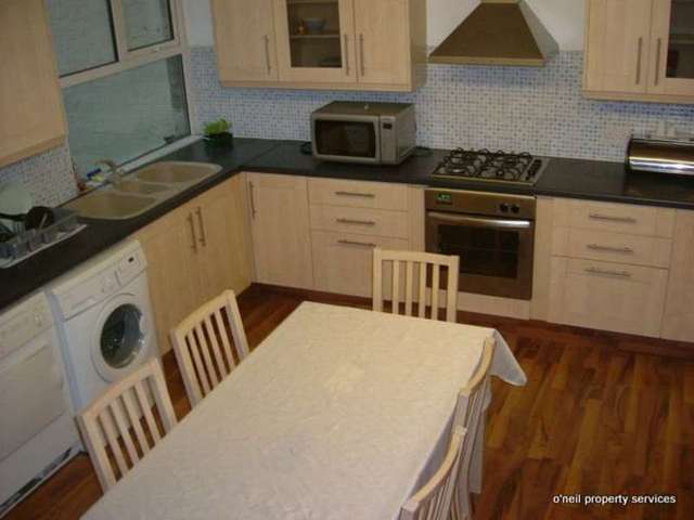  Image of 1 bedroom House Share to rent in Priory Avenue High Wycombe HP13 at Priory Avenue  High Wycombe, HP13 6SN