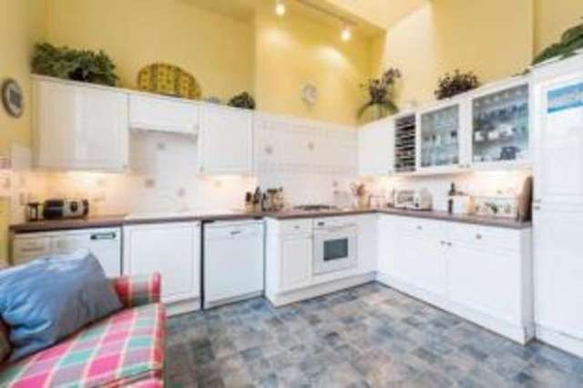  Image of 2 bedroom Flat for sale in Dowanside Road Glasgow G12 at Dowanhill Glasgow Glasgow, G12 9DA