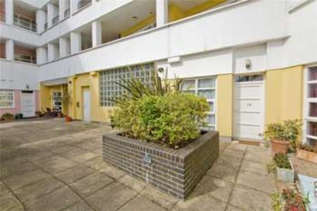  Image of 1 bedroom Flat for sale in Drayton Park London N5 at Highbury London Drayton Park, N5 1NF