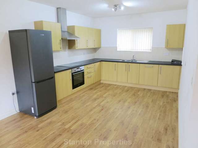  Image of 2 bedroom Apartment to rent in Dunsters Court Bury BL8 at Dunsters Court Brandlesholme Bury, BL8 1PN