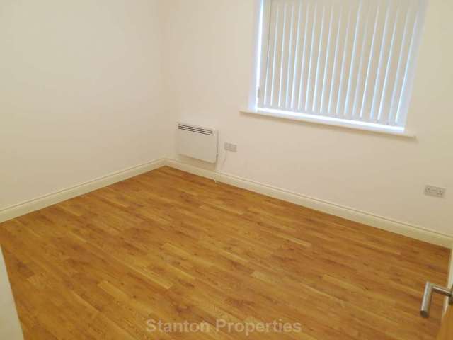  Image of 2 bedroom Apartment to rent in Dunsters Court Bury BL8 at Dunsters Court Brandlesholme Bury, BL8 1PN