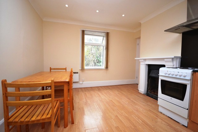  Image of 1 bedroom Property to rent in Edgware Road London NW9 at Colindale, NW9 6NJ