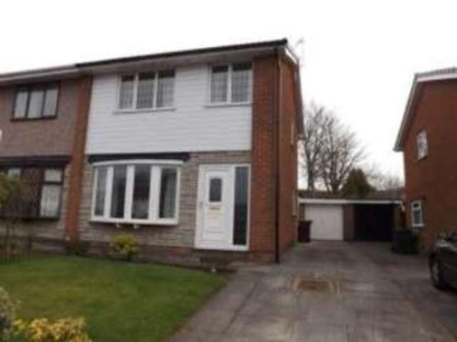  Image of 3 bedroom Detached house for sale in Edinburgh Close Leyland PR25 at Leyland Lancashire Leyland, PR25 4UT