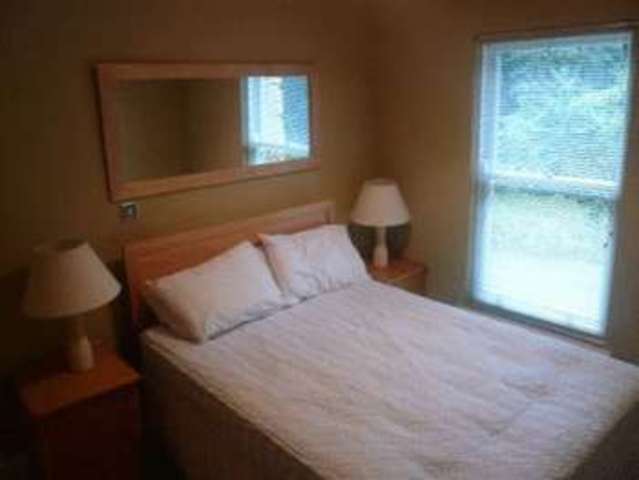  Image of 2 bedroom Flat to rent in Holmesdale Road Teddington TW11 at 50 Holmesdale Road Teddington, TW11 9NE