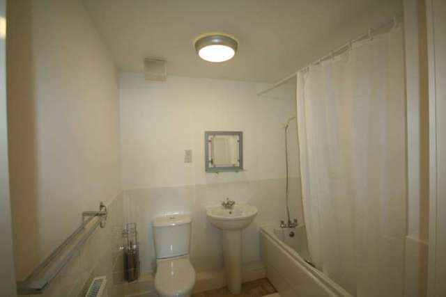  Image of 2 bedroom Apartment to rent in Elphins Drive Warrington WA4 at Elphins Drive  Warrington, WA4 6FZ