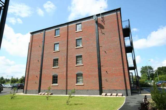  Image of 2 bedroom Apartment to rent in Elphins Drive Warrington WA4 at Elphins Drive  Warrington, WA4 6FZ